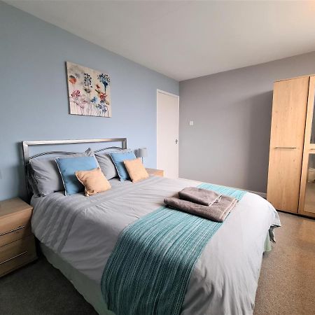 3 Bedroom Apartment Coventry - Hosted By Coventry Accommodation Kültér fotó