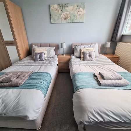 3 Bedroom Apartment Coventry - Hosted By Coventry Accommodation Kültér fotó