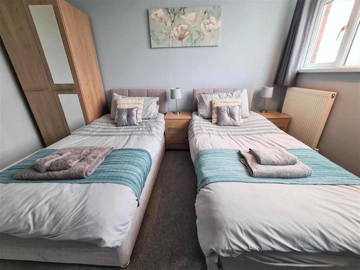 3 Bedroom Apartment Coventry - Hosted By Coventry Accommodation Kültér fotó