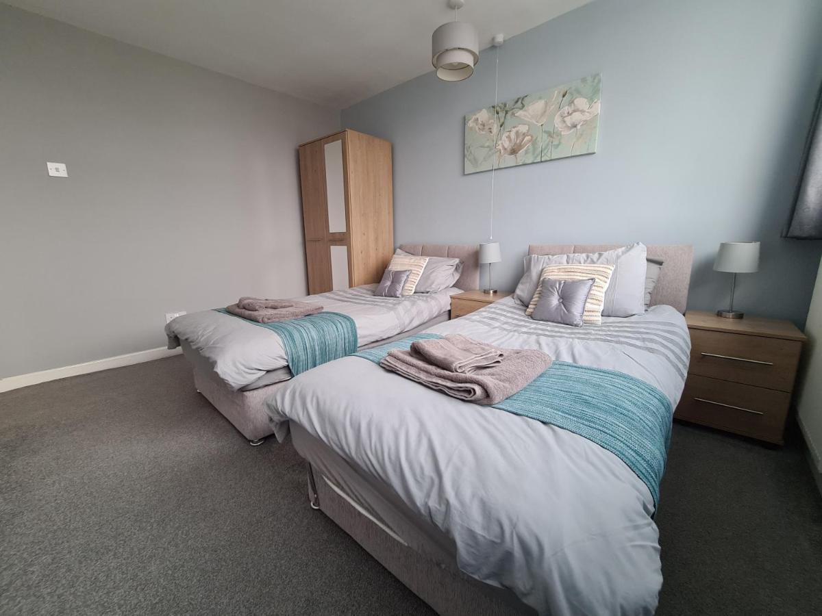 3 Bedroom Apartment Coventry - Hosted By Coventry Accommodation Kültér fotó